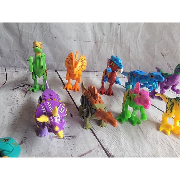 11 Dinosaur Building Bricks and Blocks toys 2 Not Complete Unbranded - Picture 8 of 8